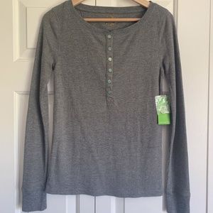 CWonder Grey Henley size small with Tags